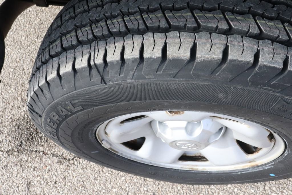 Used 2017 Toyota Tacoma SR image 44