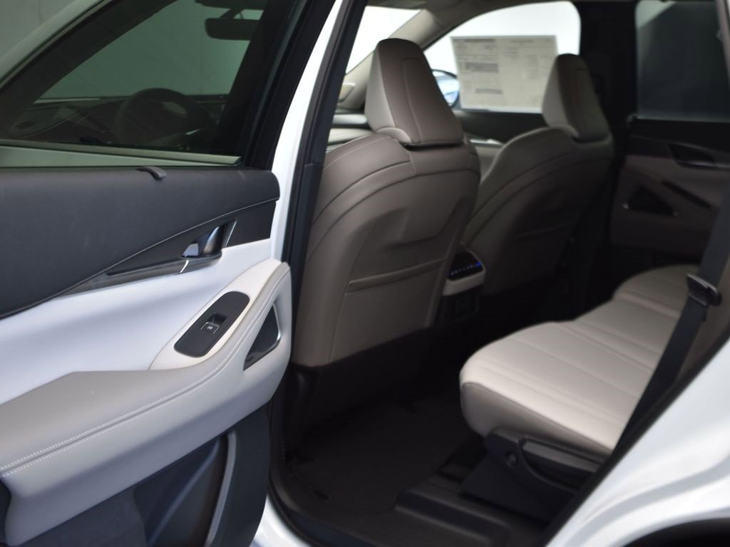 New 2026 INFINITI QX60 Luxe w/ Cargo Package image 13