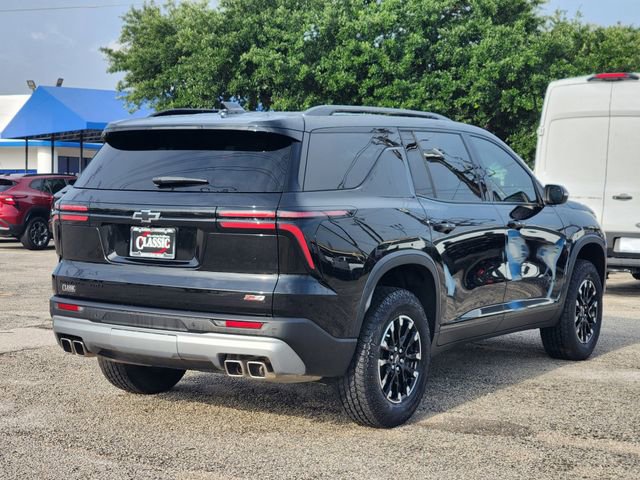 Used 2025 Chevrolet Traverse Z71 AWD/4WD image 7