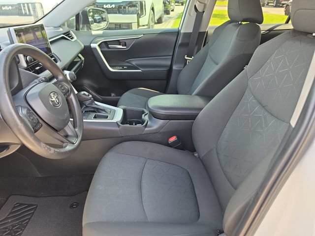 Used 2024 Toyota RAV4 XLE FWD image 16