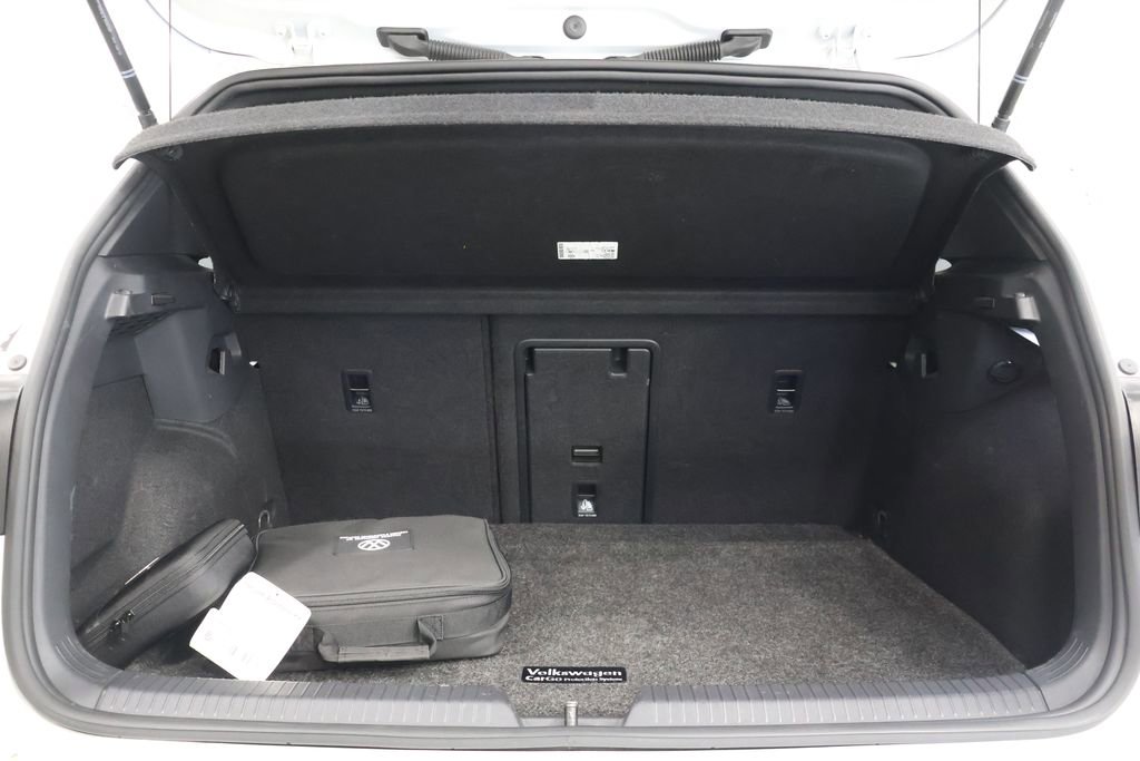 Used 2022 Volkswagen GTI Autobahn FWD image 28