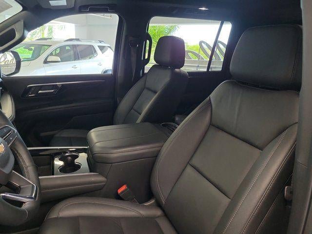 Used 2025 Chevrolet Suburban LT w/ Comfort Package image 11