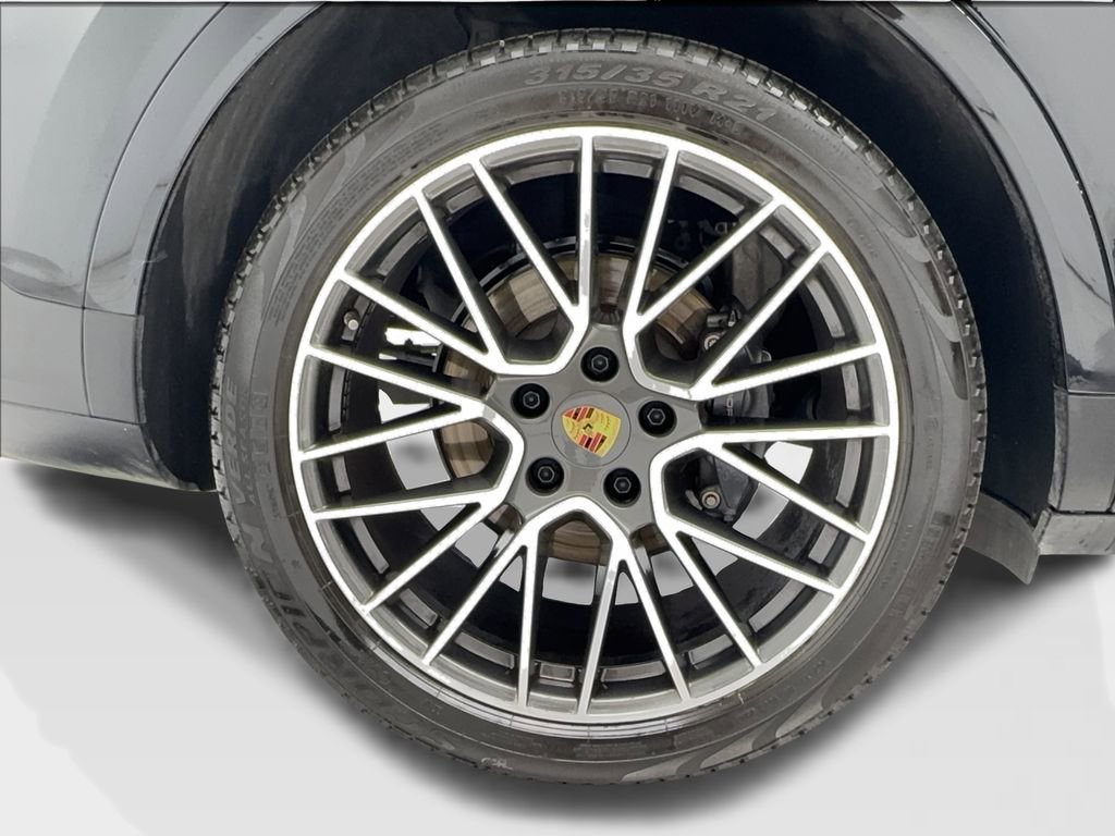 Used 2023 Porsche Cayenne image 49