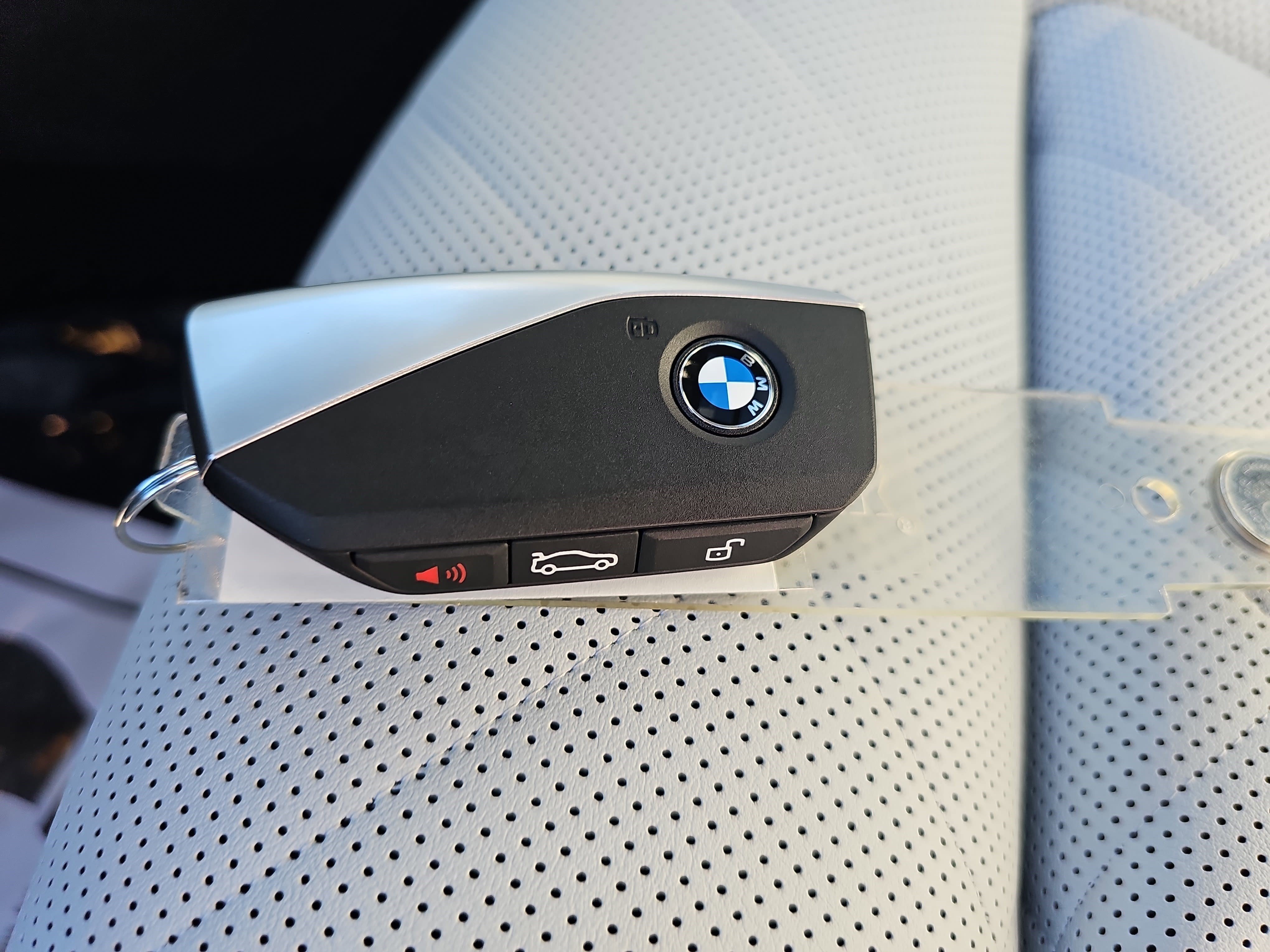 New 2026 BMW X5 xDrive50e w/ Climate Comfort Package image 38