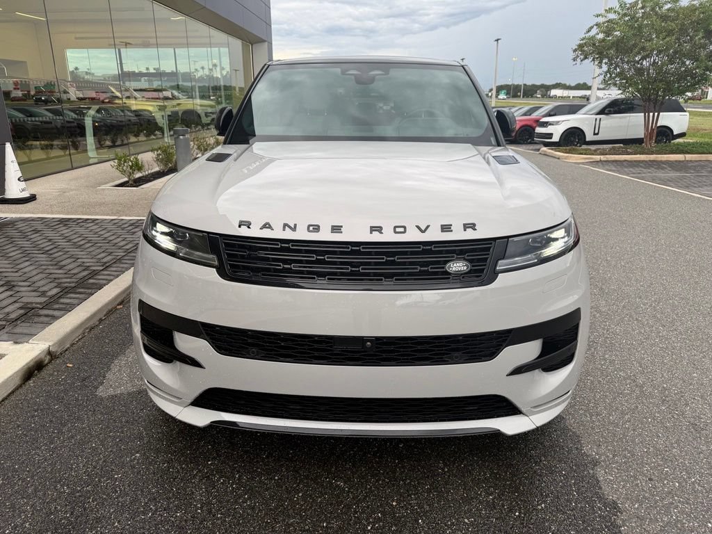 Used 2024 Land Rover Range Rover Sport Dynamic SE AWD/4WD image 3
