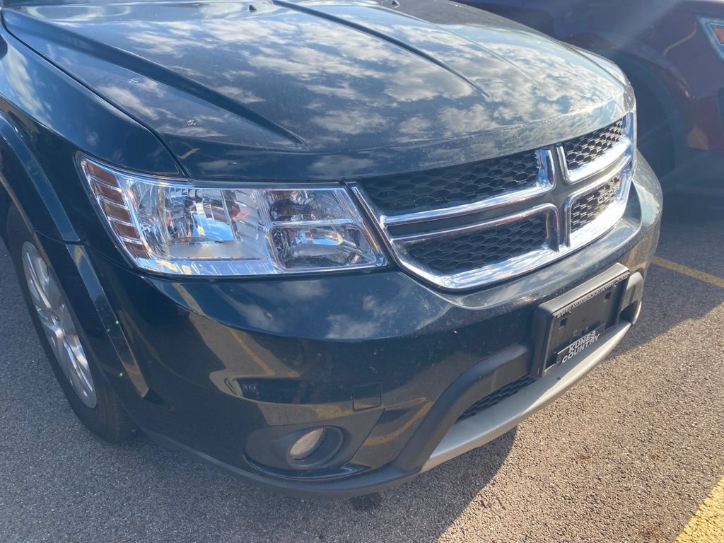Used 2019 Dodge Journey SE FWD image 3