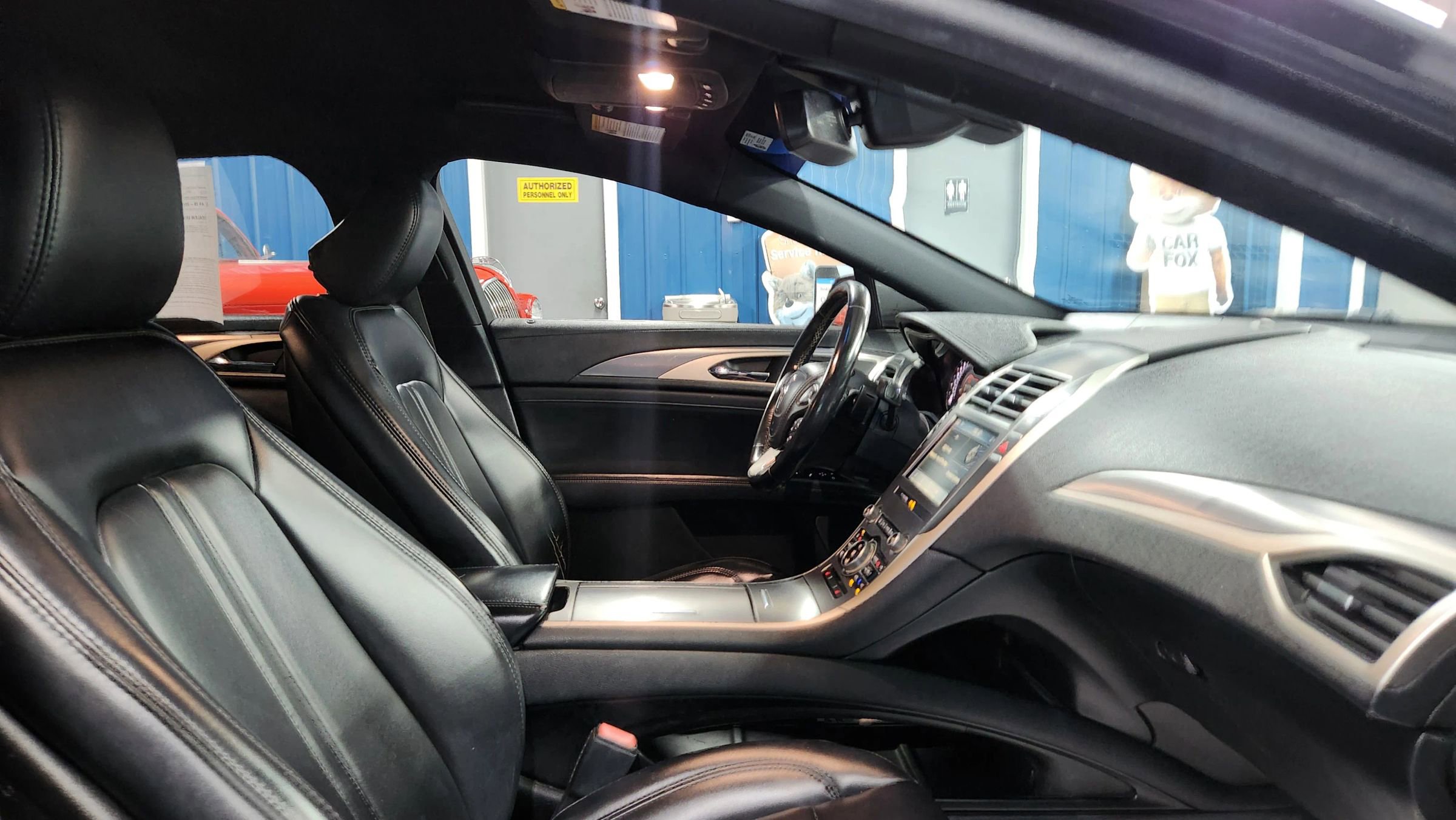 Used 2020 Lincoln MKZ image 12