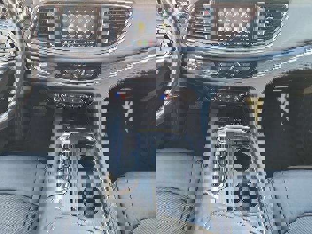 Used 2024 Buick Enclave Premium image 11