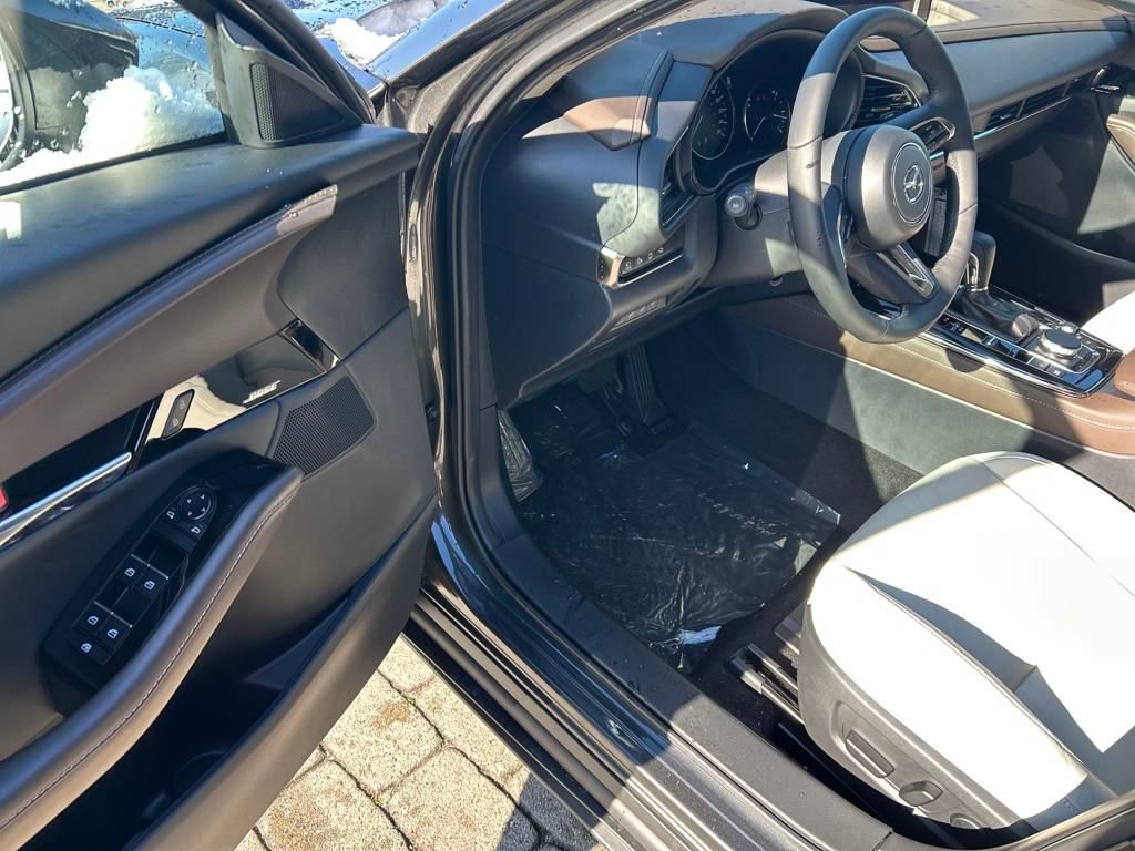 New 2025 MAZDA CX-30 2.5 Turbo w/ Premium Plus Pkg image 14
