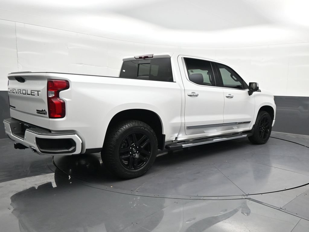 Used 2022 Chevrolet Silverado 1500 High Country w/ High Country Premium Package AWD/4WD image 5