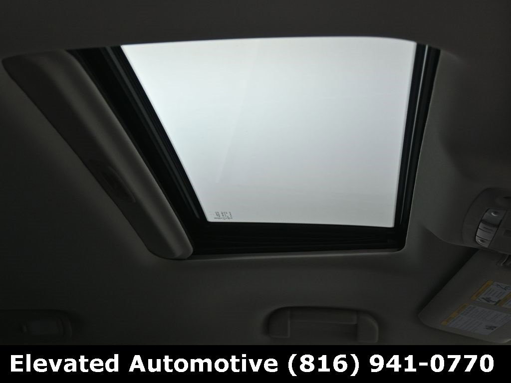 Used 2023 INFINITI QX80 Premium Select w/ All-Season Package image 9