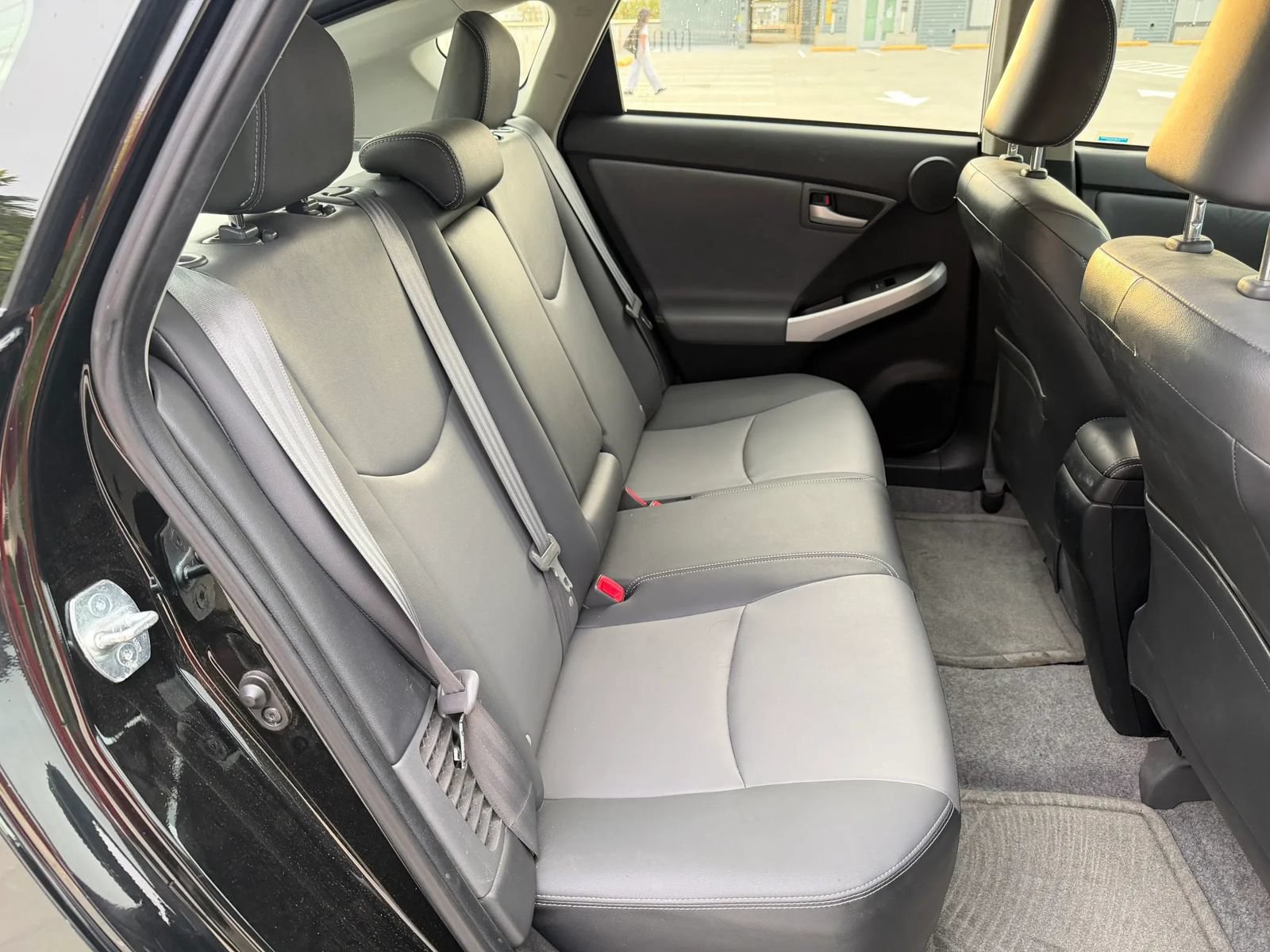 Used 2014 Toyota Prius Four FWD image 38