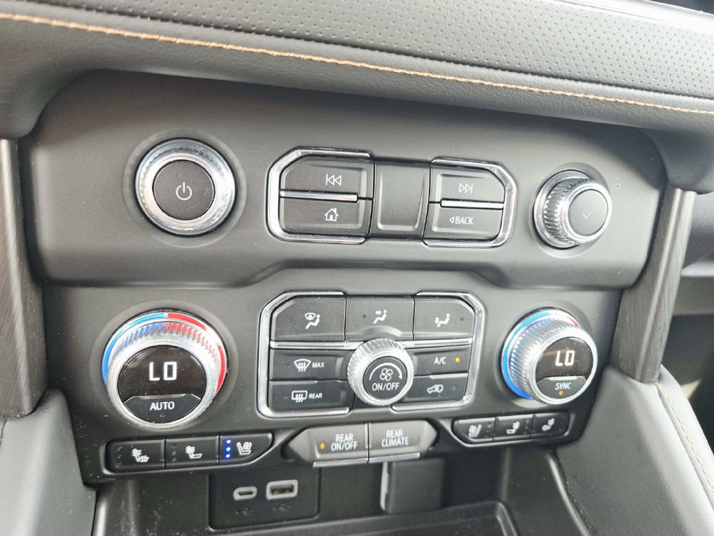Used 2024 GMC Yukon AT4 w/ Max Trailering Package AWD/4WD image 31