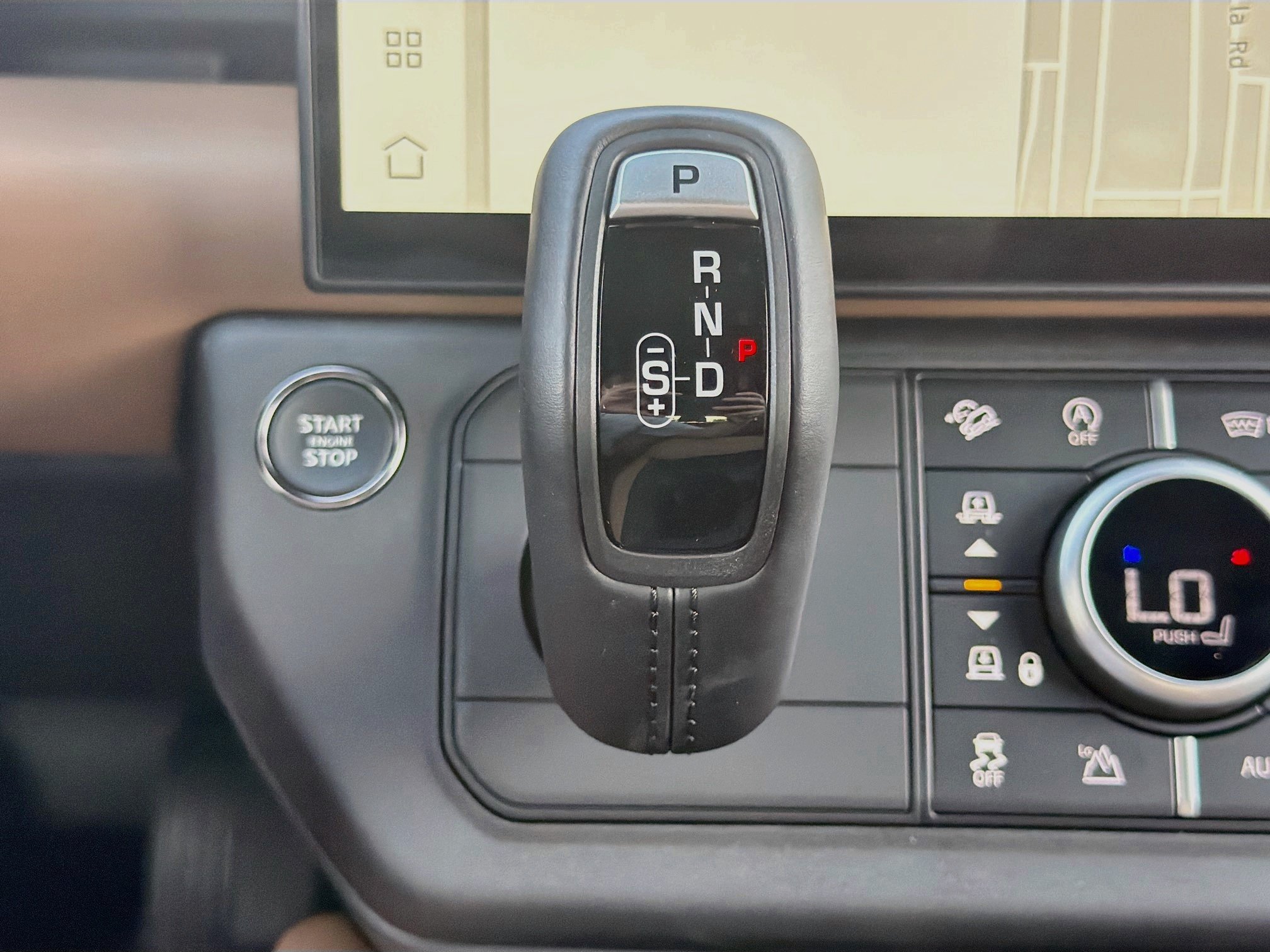 New 2026 Land Rover Defender 110 X-Dynamic SE AWD/4WD image 29