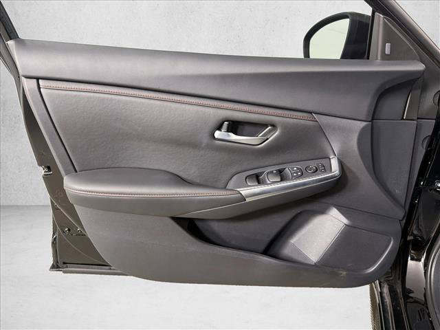 Used 2025 Nissan Sentra SR FWD image 10
