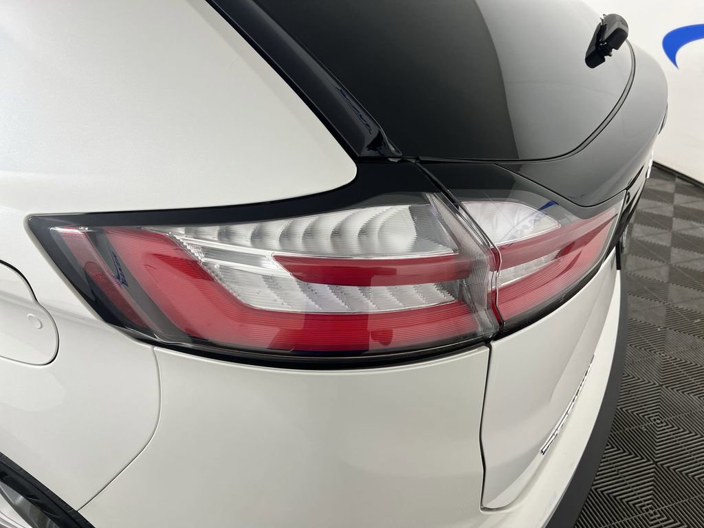 Used 2022 Ford Edge Titanium image 36