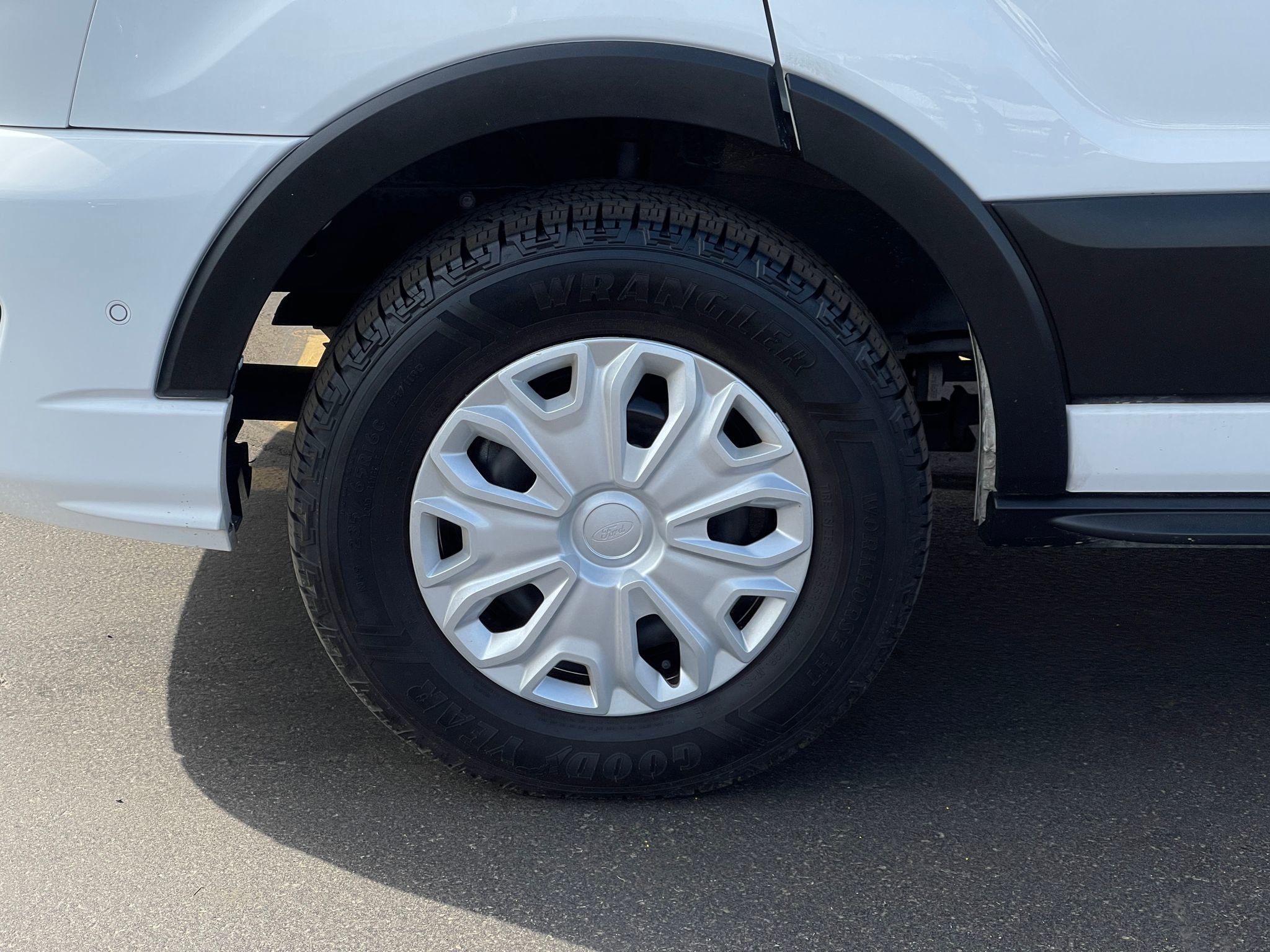 Used 2022 Ford Transit 350 XLT image 32