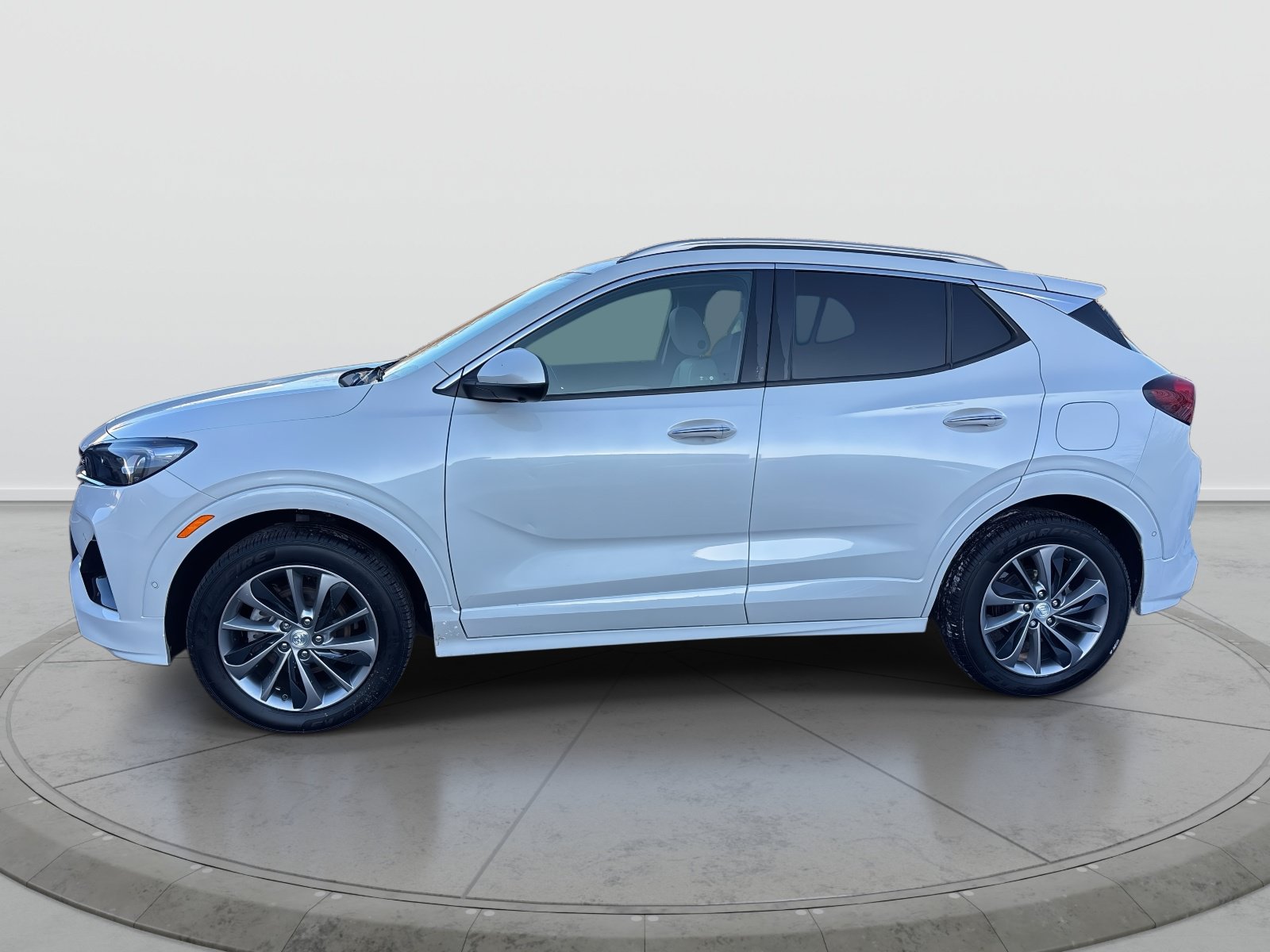 Used 2020 Buick Encore GX Essence w/ Experience Buick Package AWD/4WD image 2