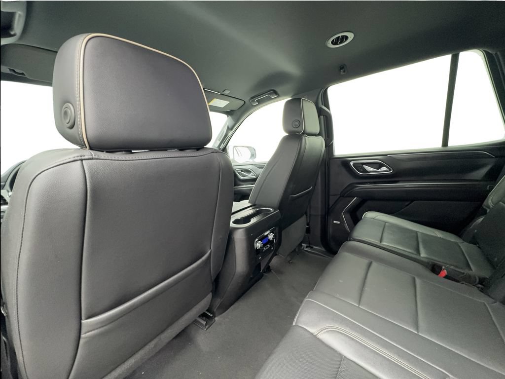 Used 2024 GMC Yukon SLT RWD image 23