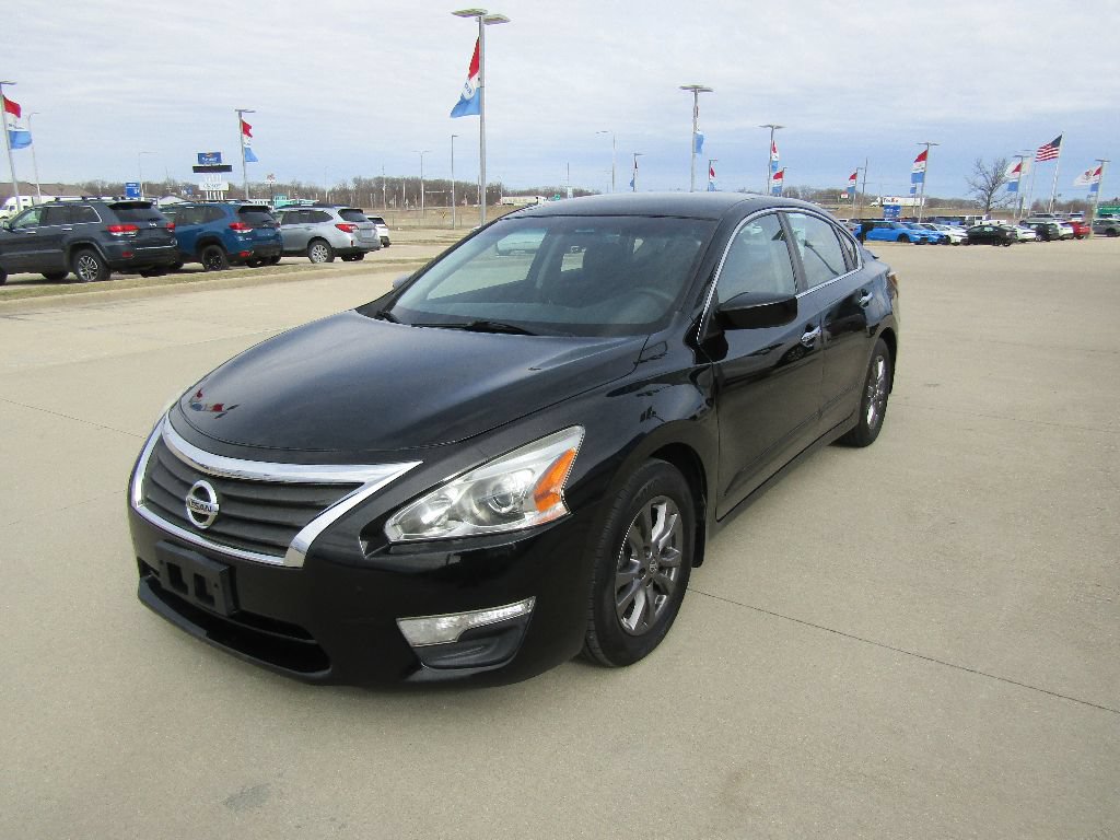 Used 2015 Nissan Altima 2.5 S w/ Special Edition Package FWD image 1