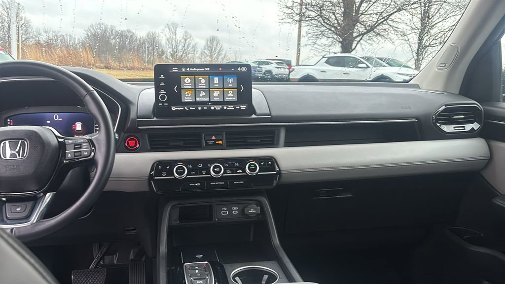 Used 2023 Honda Pilot Elite image 12