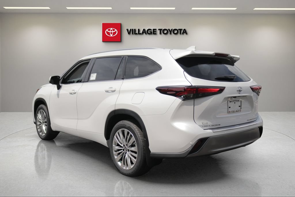 New 2026 Toyota Highlander Platinum AWD/4WD image 3