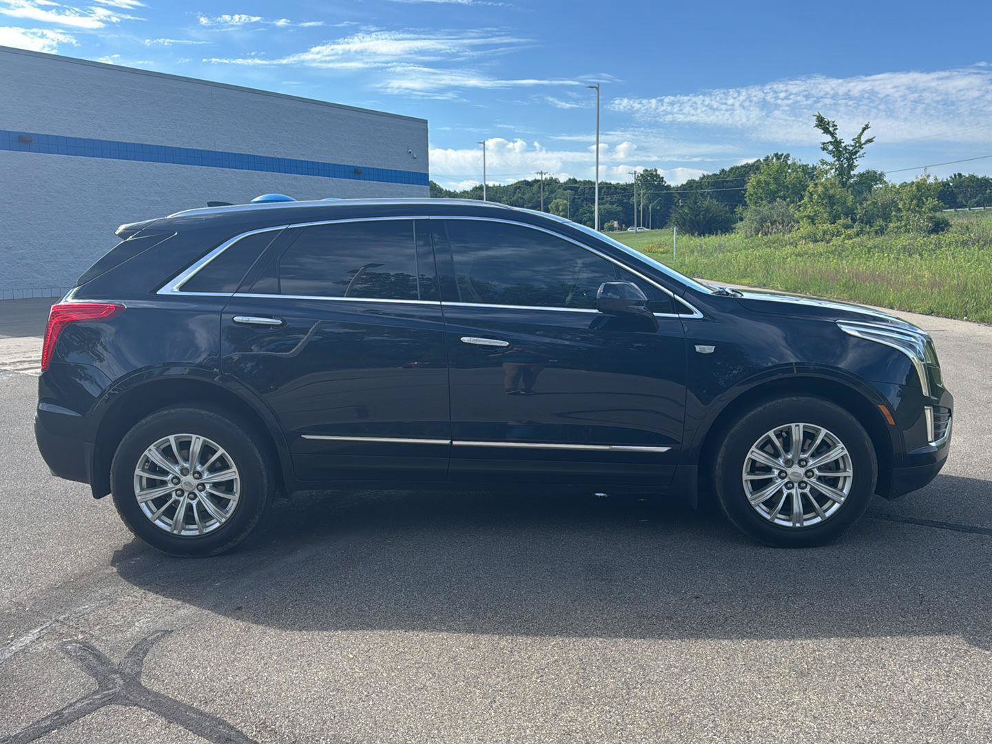 Used 2017 Cadillac XT5 FWD image 6