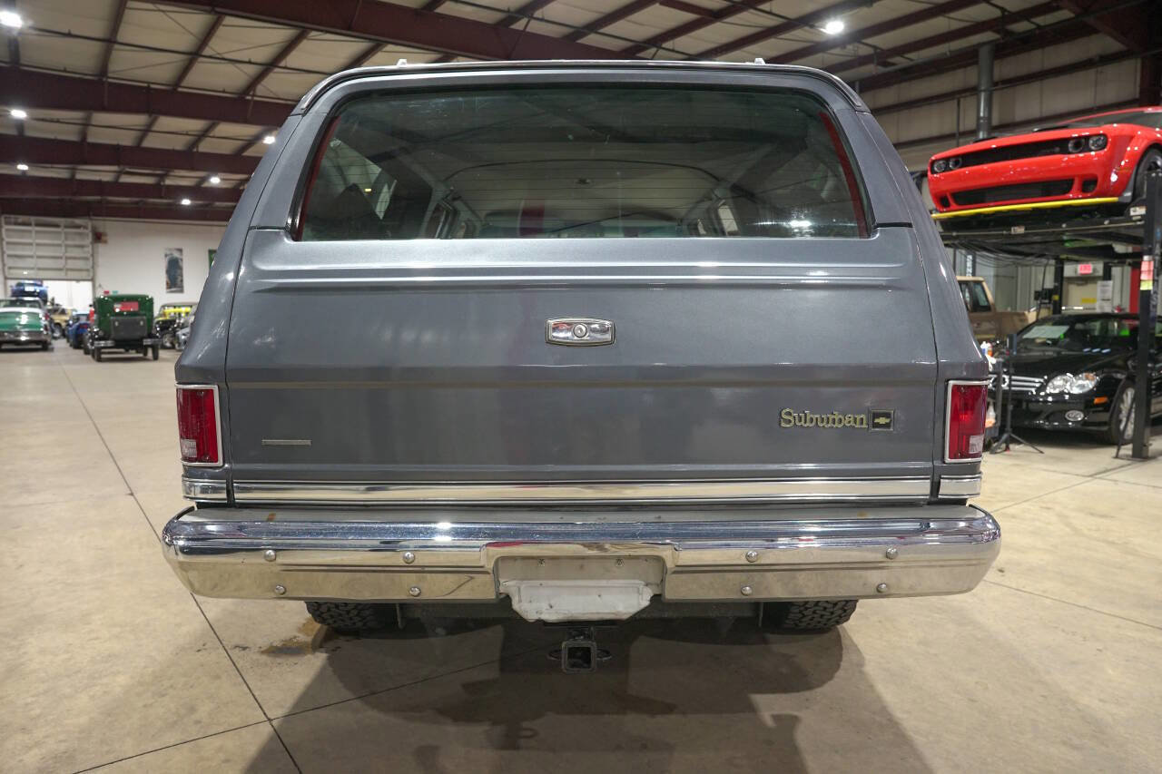 Used 1987 Chevrolet Suburban 4WD image 7