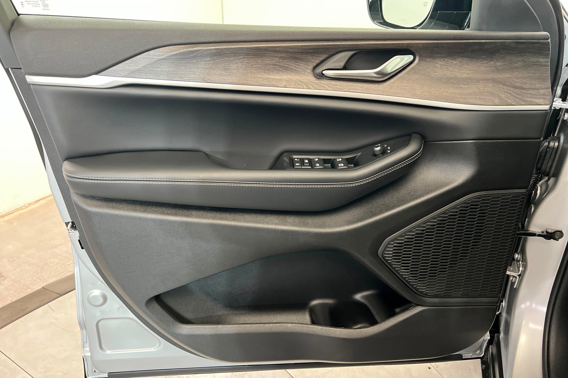 New 2026 Jeep Grand Cherokee Altitude AWD/4WD image 14