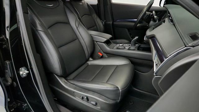 Certified 2023 Cadillac XT4 Luxury w/ Cold Weather Package image 16