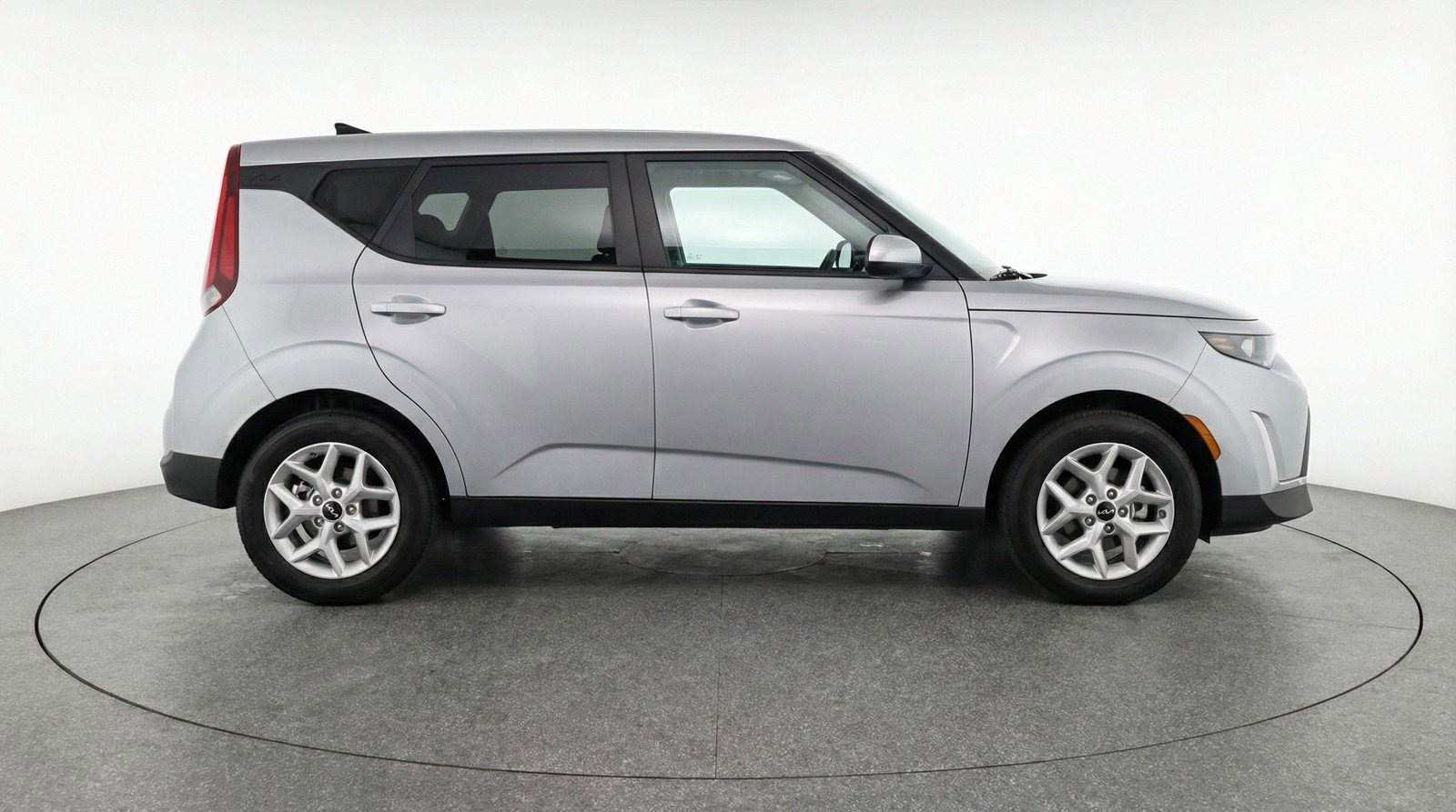 Used 2025 Kia Soul LX w/ LX Technology Package image 11