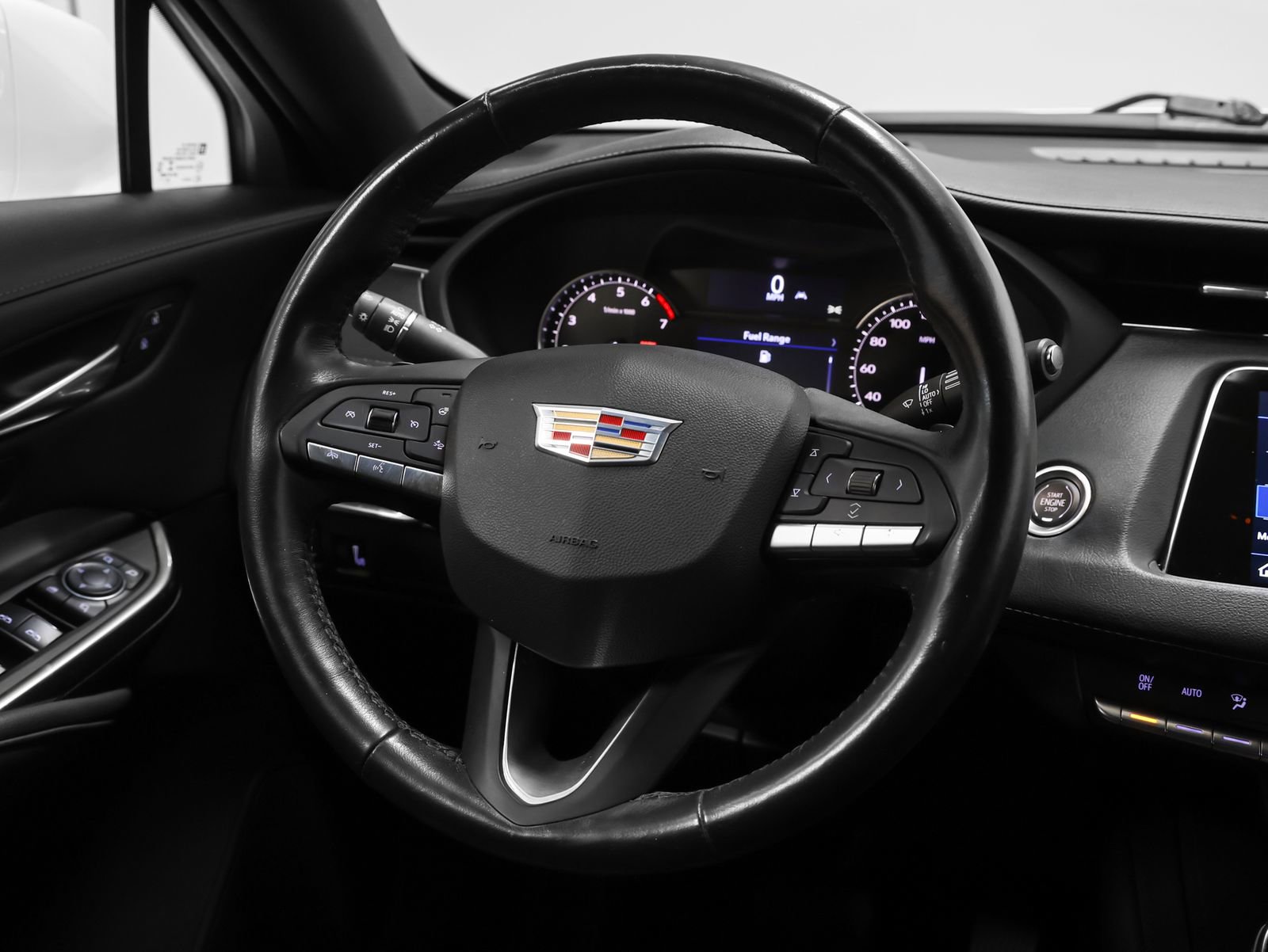 Used 2021 Cadillac XT4 Premium Luxury w/ Cold Weather Package AWD/4WD image 31