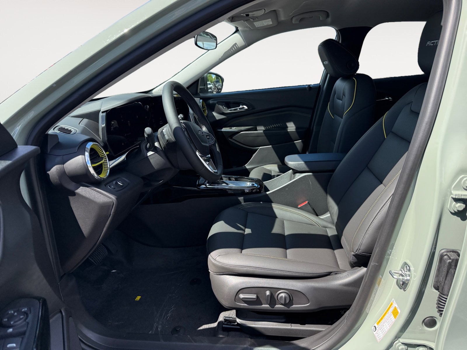 New 2026 Chevrolet Trax ACTIV FWD image 10