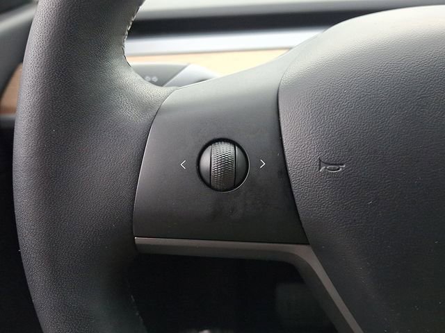 Used 2020 Tesla Model Y Long Range image 24