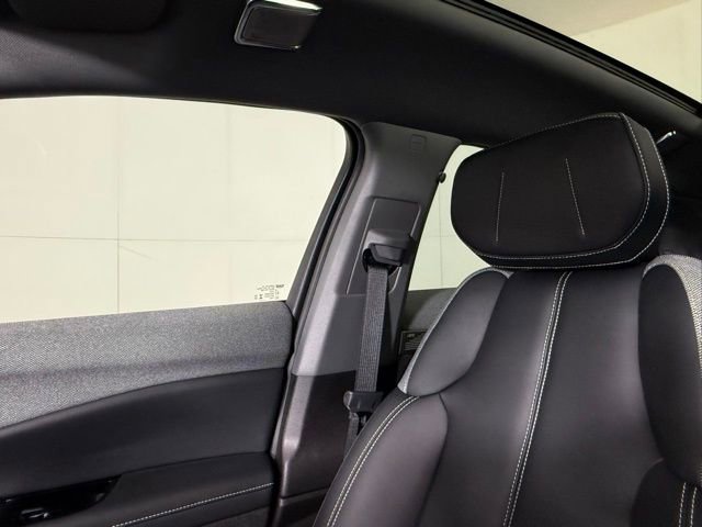 Used 2025 Cadillac Optiq Luxury 1 image 19