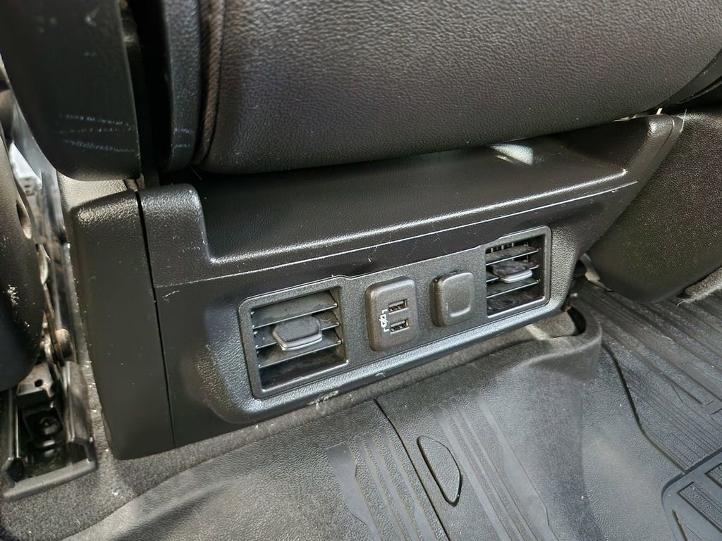 Used 2022 GMC Sierra 2500 SLT image 29