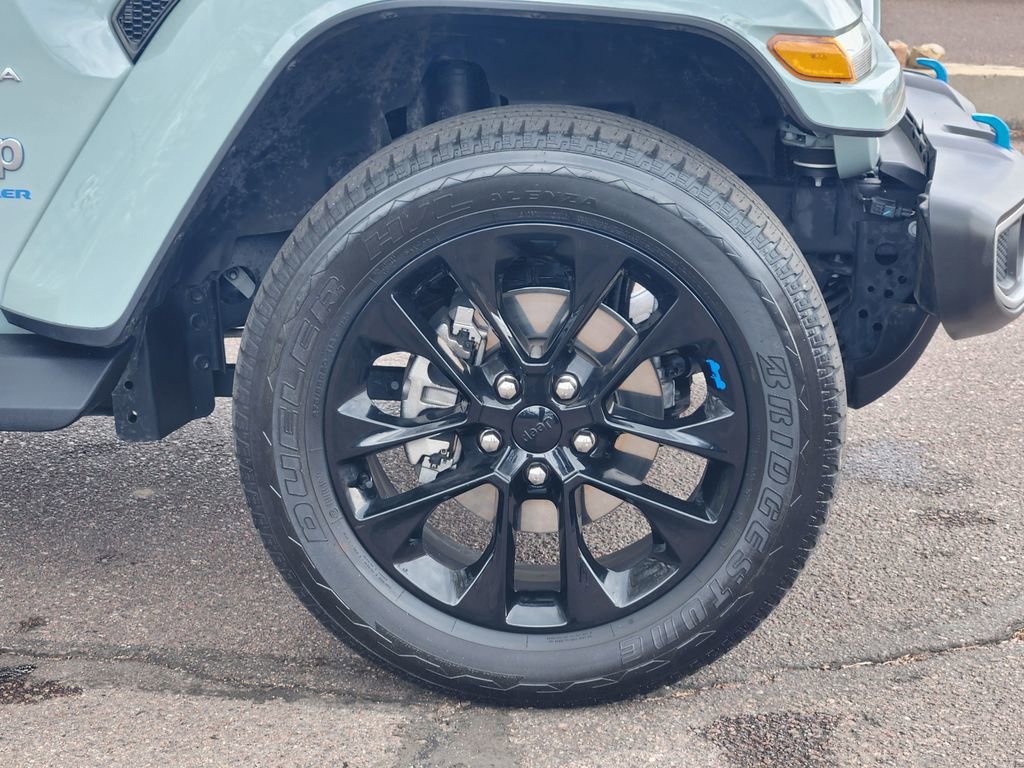 Used 2023 Jeep Wrangler Unlimited Sahara w/ Cold Weather Group AWD/4WD image 30