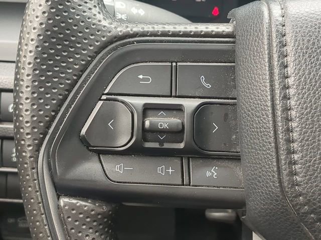 Used 2025 Toyota Tacoma SR AWD/4WD image 26