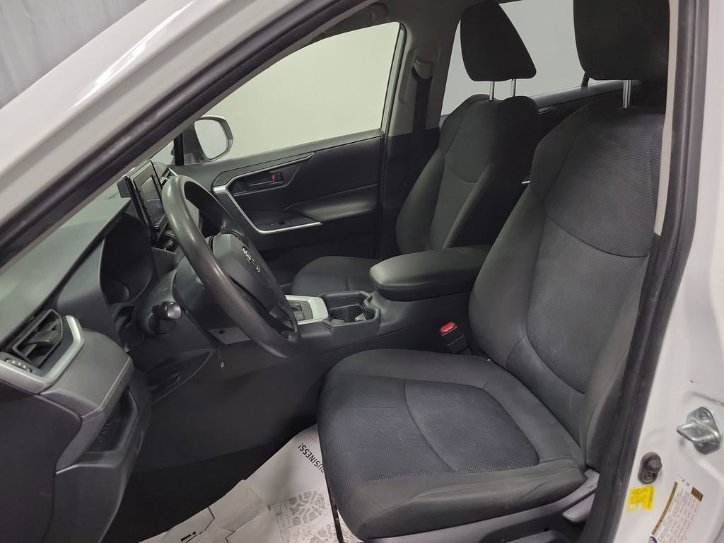 Used 2020 Toyota RAV4 LE image 13