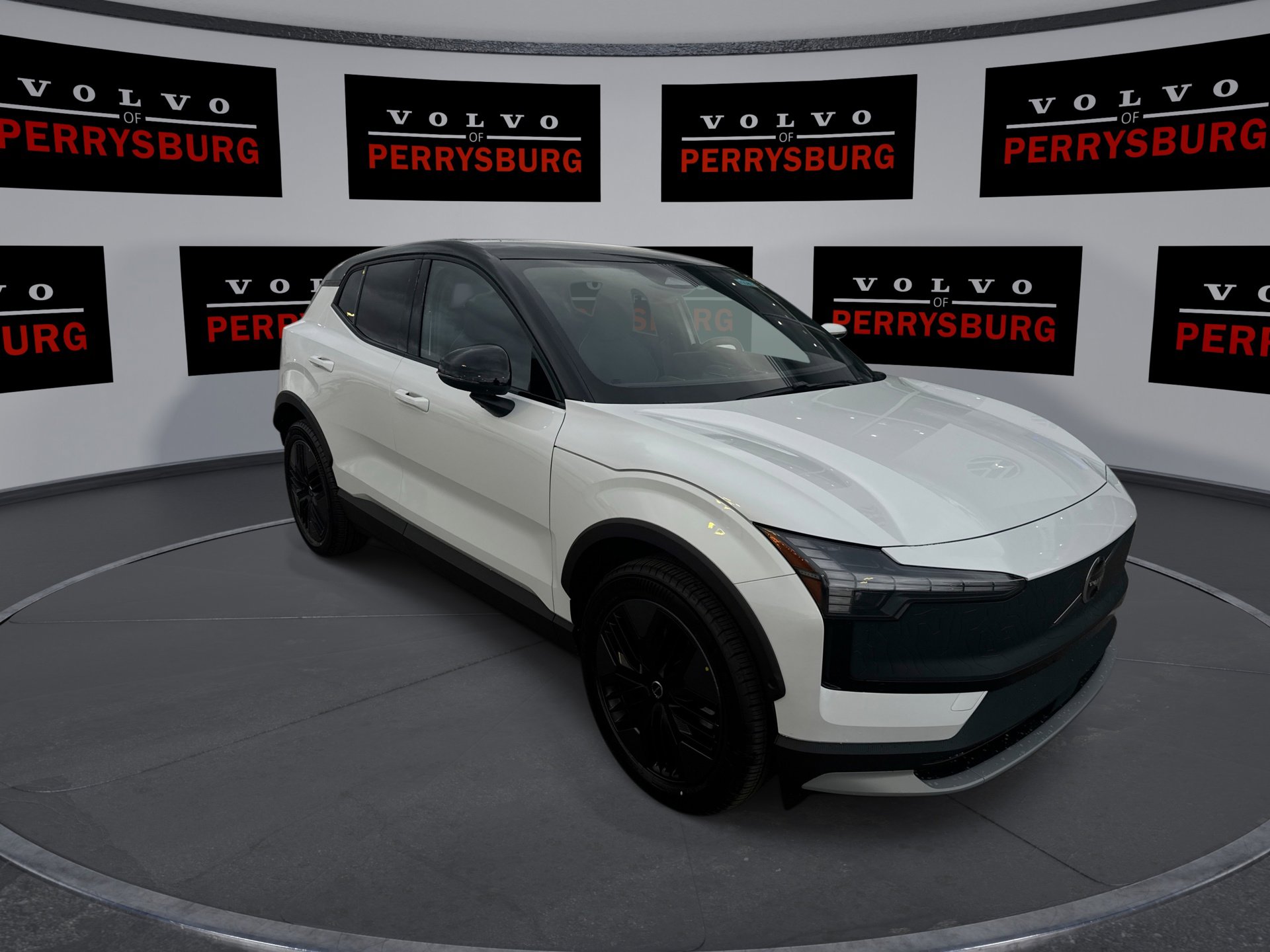 New 2026 Volvo EX30 Cross Country Ultra image 2