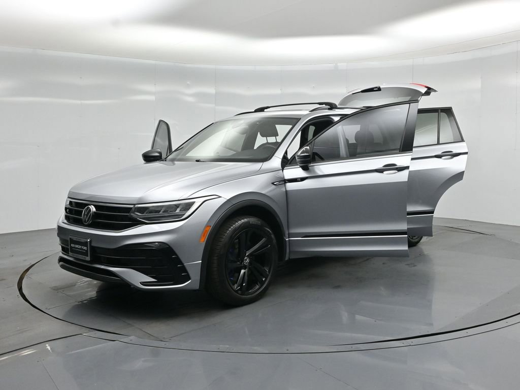 Used 2023 Volkswagen Tiguan SE R-Line image 26