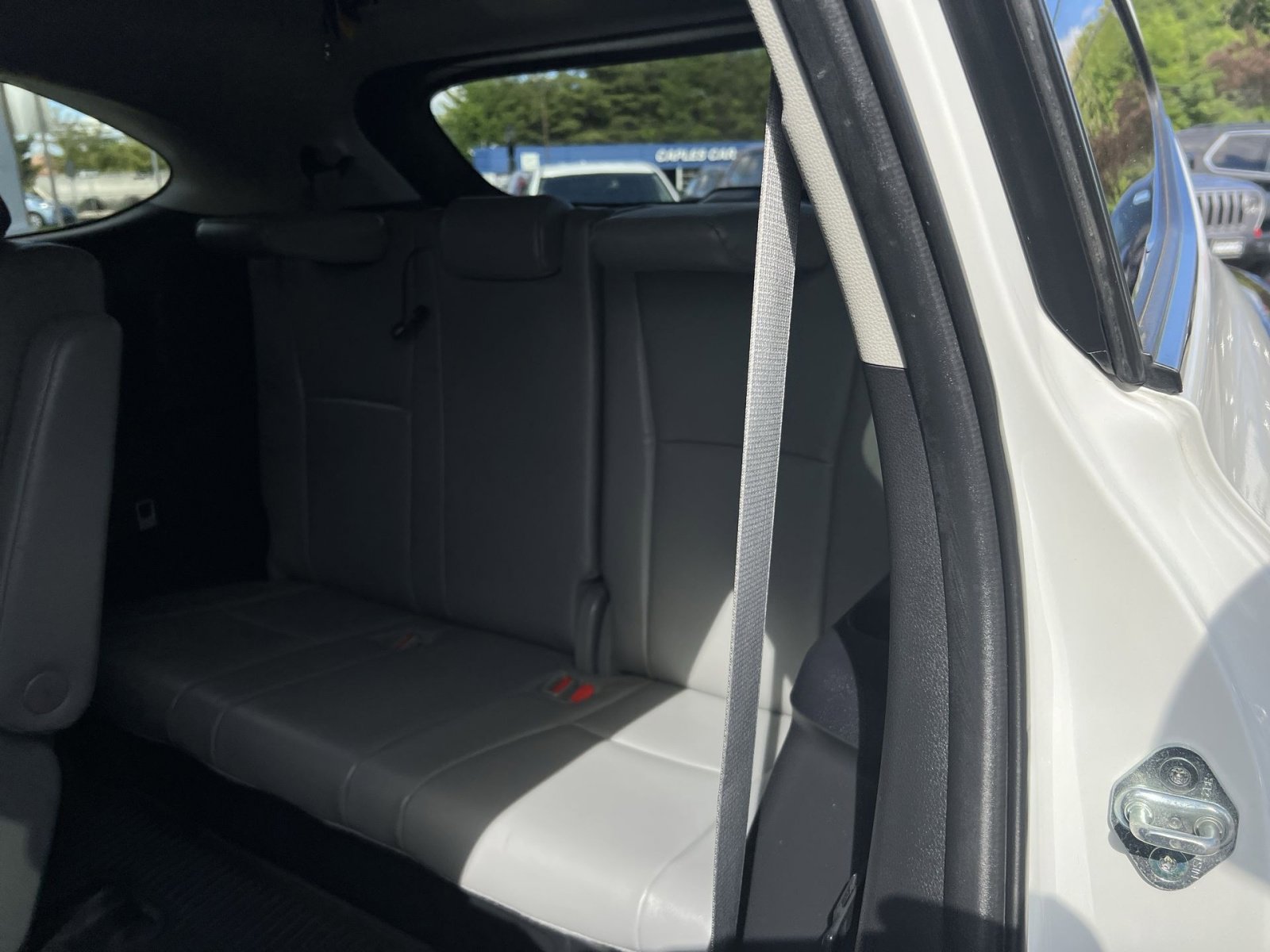 Used 2023 Toyota Highlander XLE AWD/4WD image 46