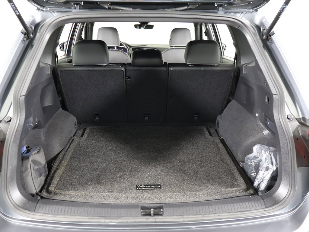 Certified 2023 Volkswagen Tiguan SE R-Line AWD/4WD image 20