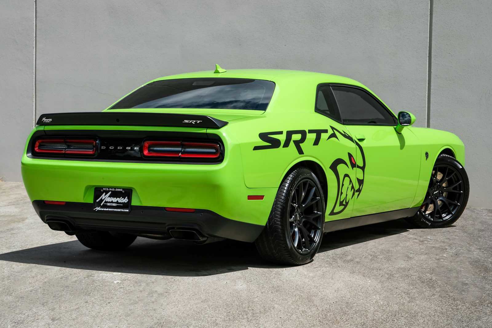 Used 2015 Dodge Challenger SRT Hellcat RWD image 8