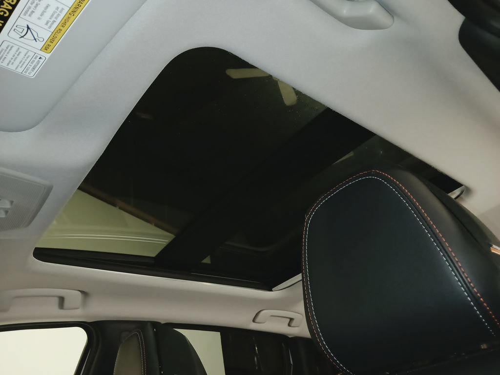 Certified 2025 Nissan Kicks SR w/ SR Premium Package AWD/4WD image 13