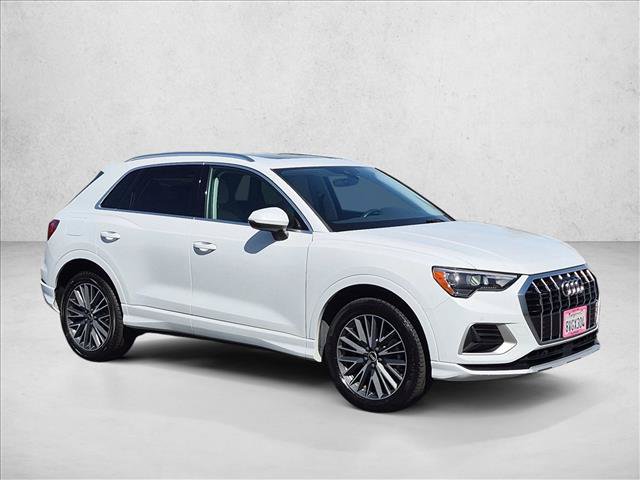 Used 2021 Audi Q3 2.0T Premium w/ Convenience Package AWD/4WD image 3