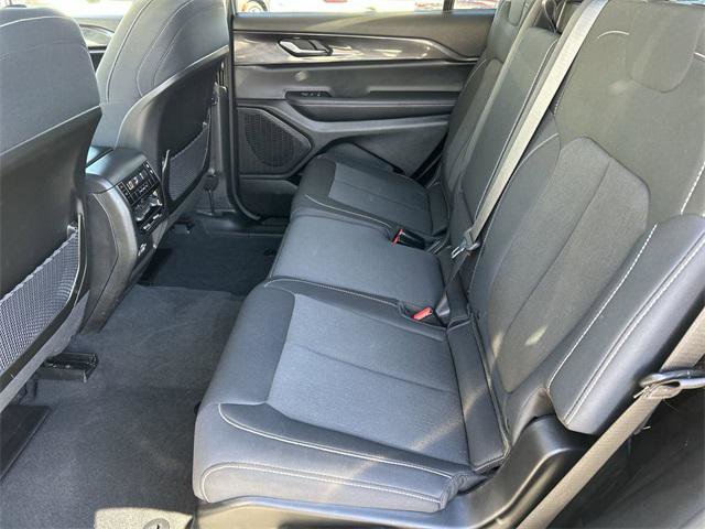 Certified 2023 Jeep Grand Cherokee L Laredo image 17