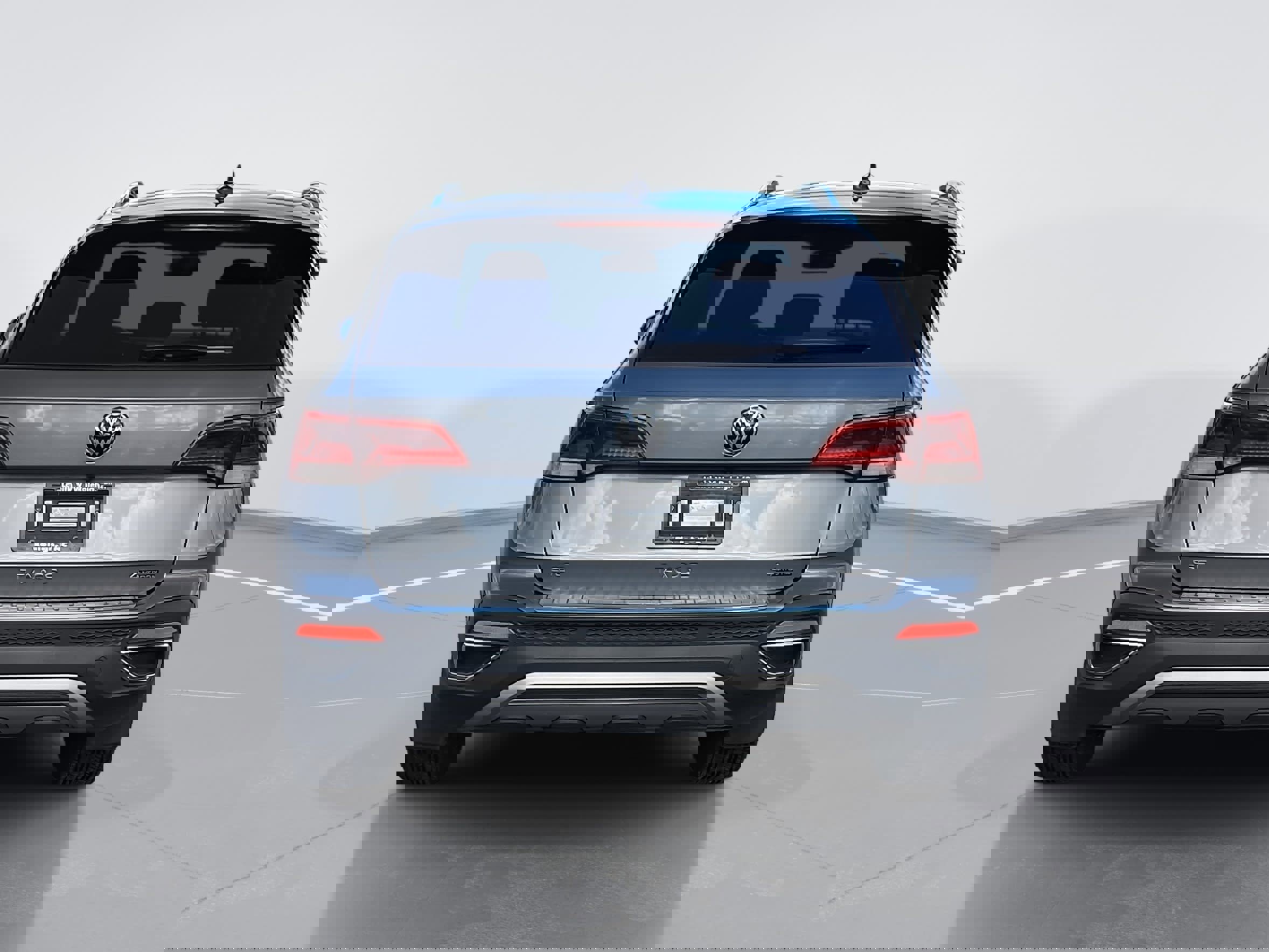 Certified 2022 Volkswagen Taos SE image 4