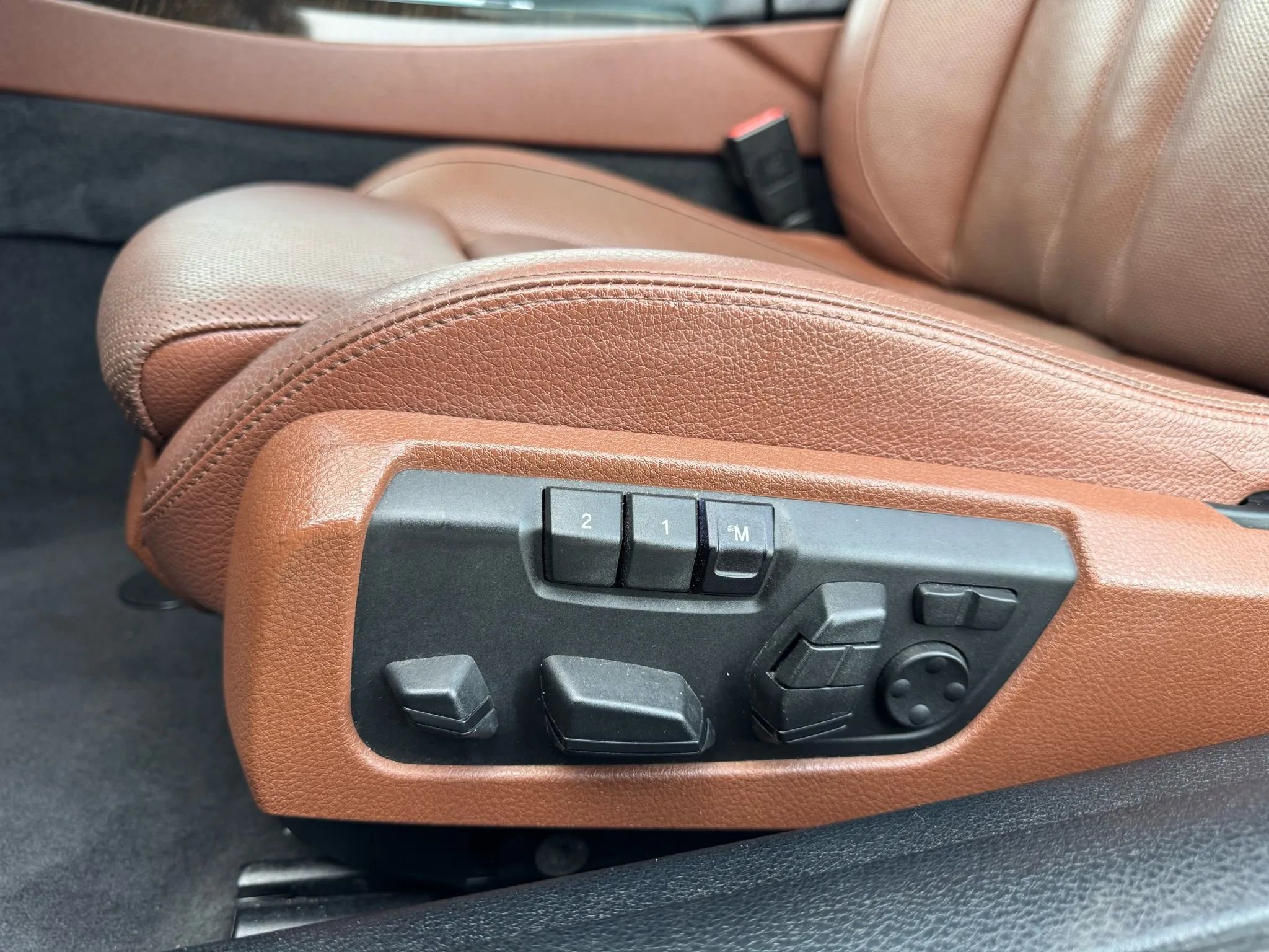 Used 2013 BMW 640i Coupe image 26