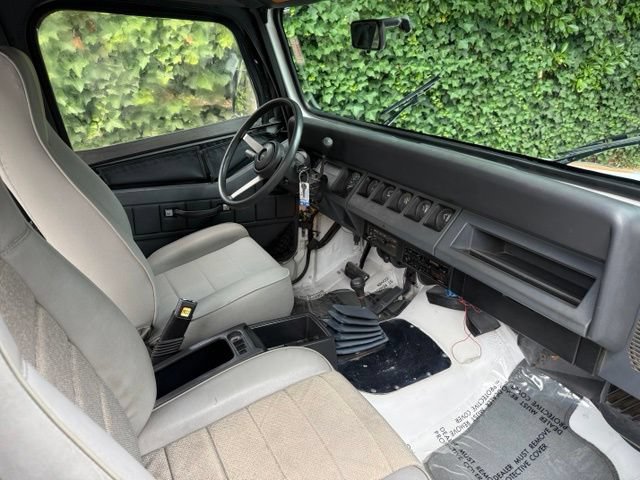 Used 1992 Jeep Wrangler Islander AWD/4WD image 11
